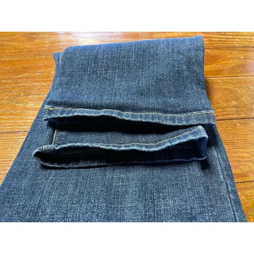 Simply Vera Vera Wang Straight Leg Jeans Size 6 Denim Logo Pockets Medium Wash